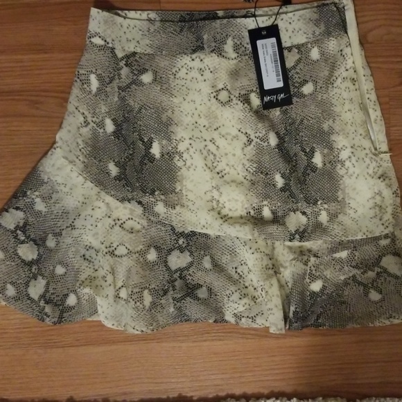 Bandeau top and skirt from Nasty Gal - Picture 2 of 3